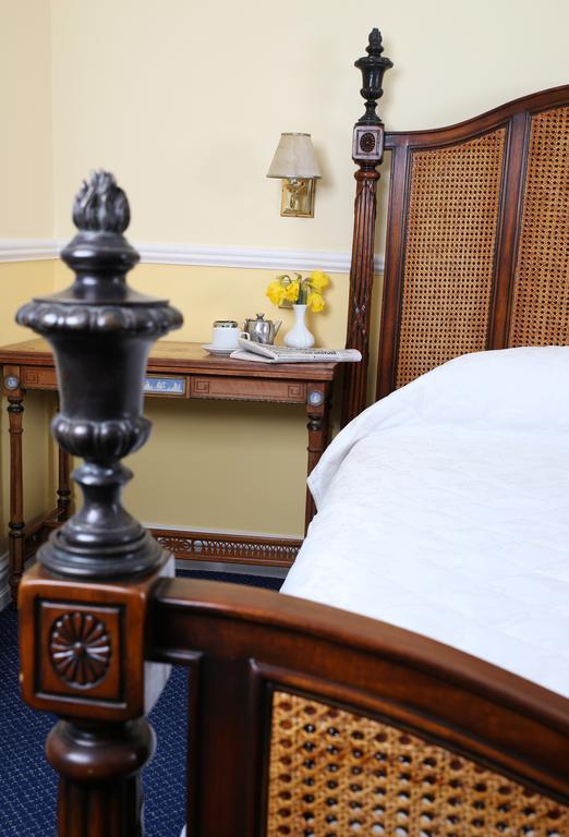 Reddans Of Bettystown Luxury Bed & Breakfast, Restaurant And Bar Room photo